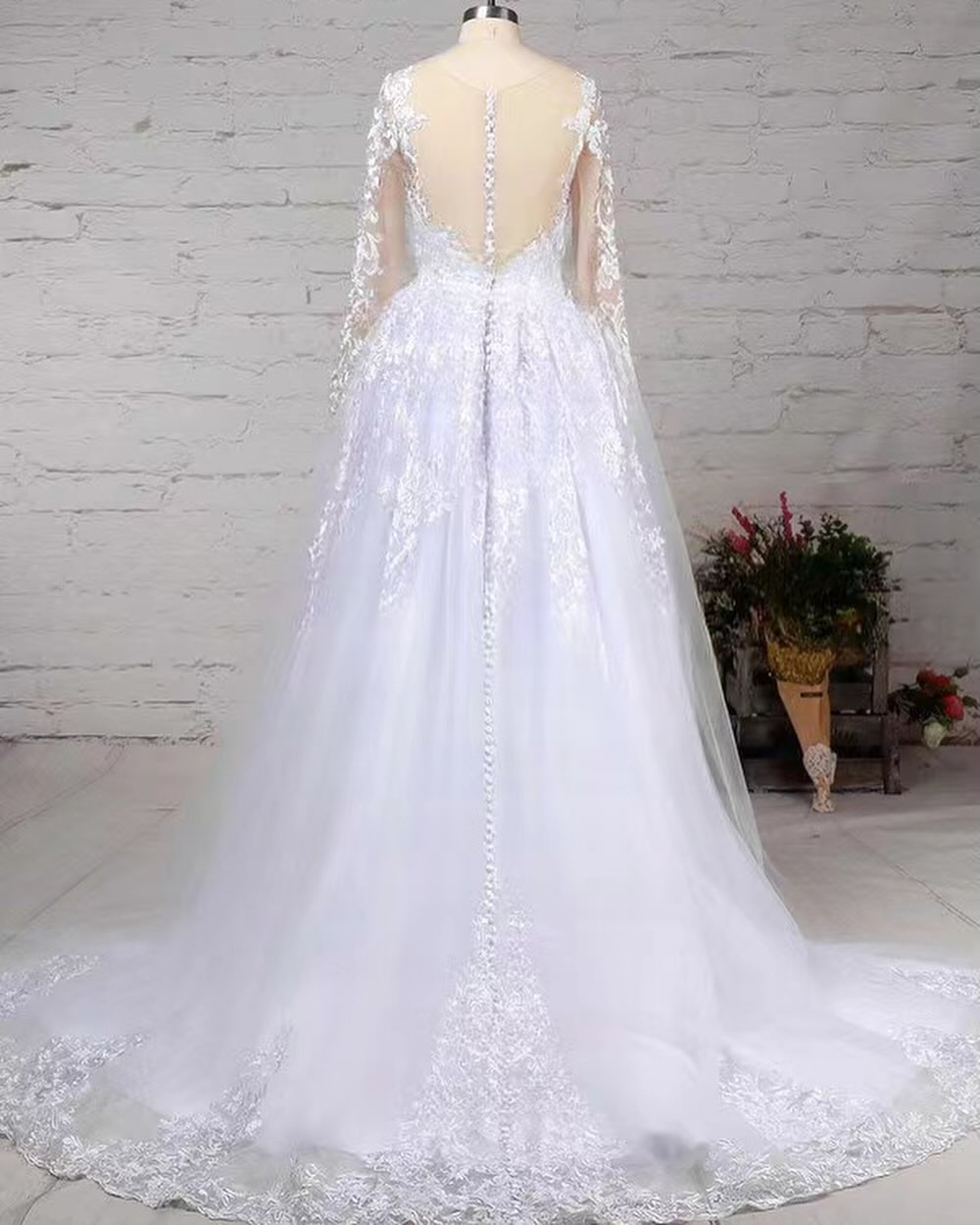 Long Sleeves Scoop Wedding Dress Princess Lace Bridal Gown
