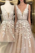 Lovely Lace Embroidery Beaded V Neck Tulle Homecoming Dresses