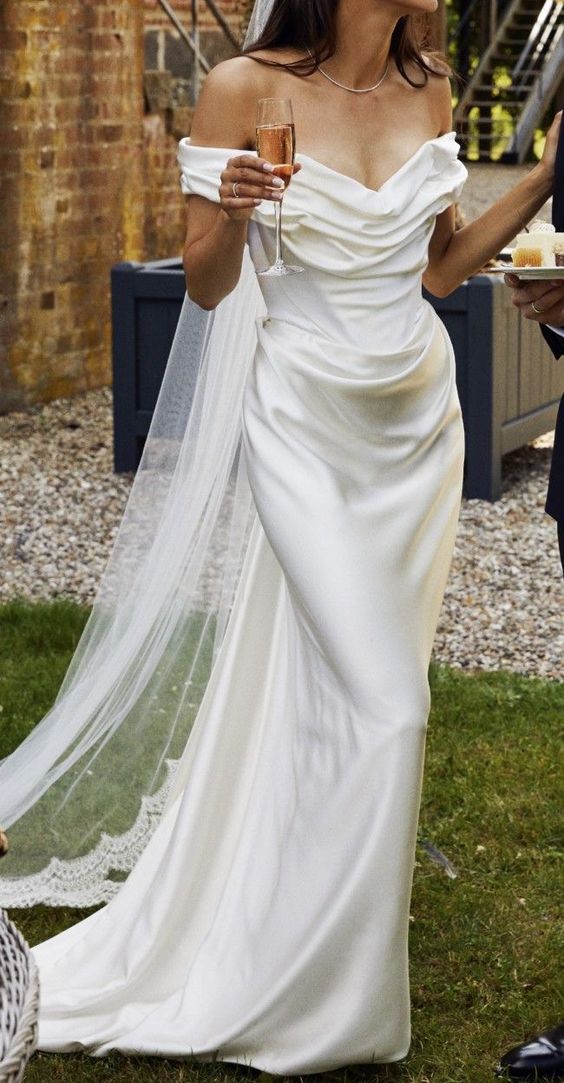 Lovely Off The Shoulder Mermaid White Bridal Gowns Wedding Dresses Secondary image
