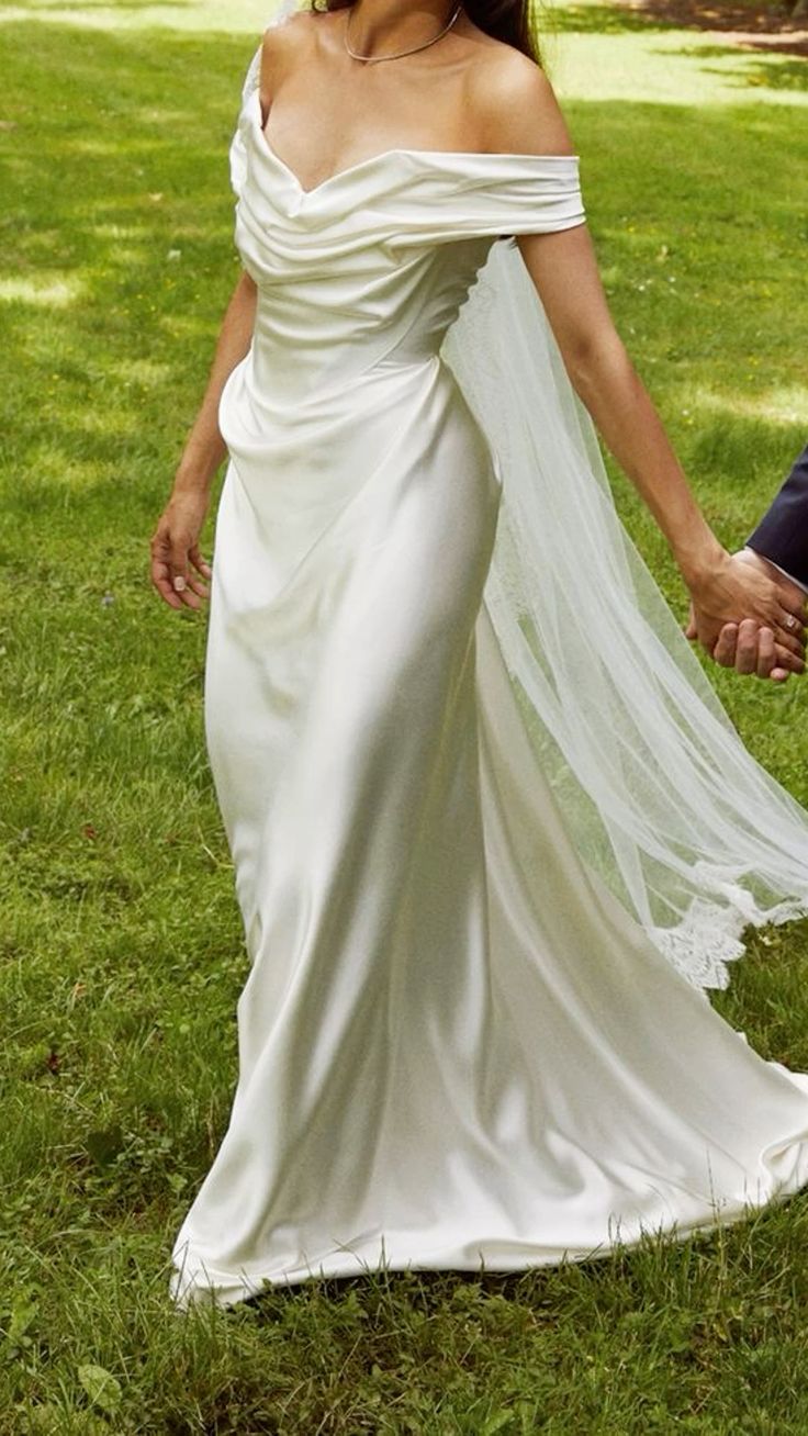 Lovely Off The Shoulder Mermaid White Bridal Gowns Wedding Dresses Main image
