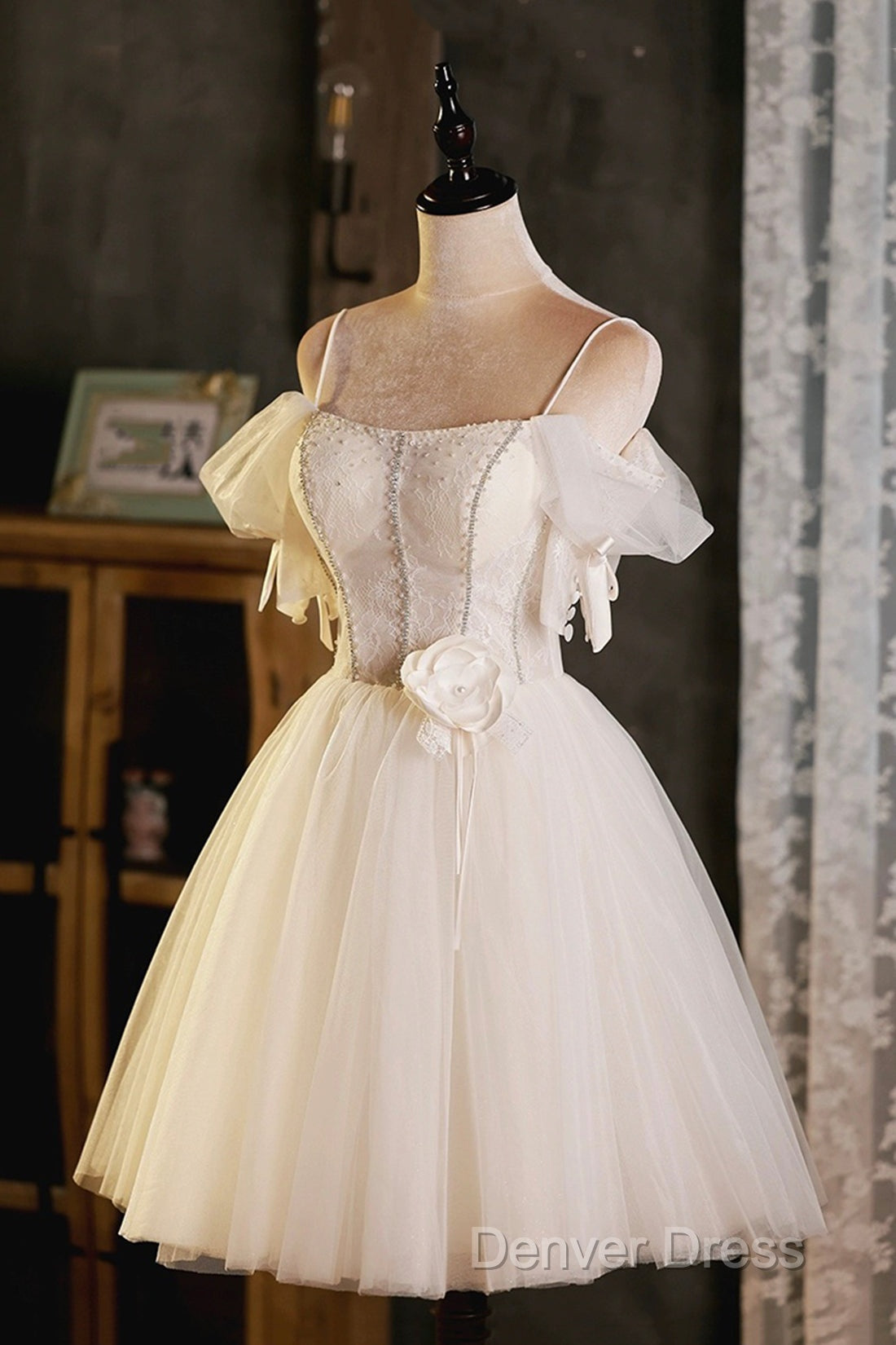 Lovely Spaghetti Strap Tulle Short Prom Dresses, Light Champagne A-Line Evening Party Dresses