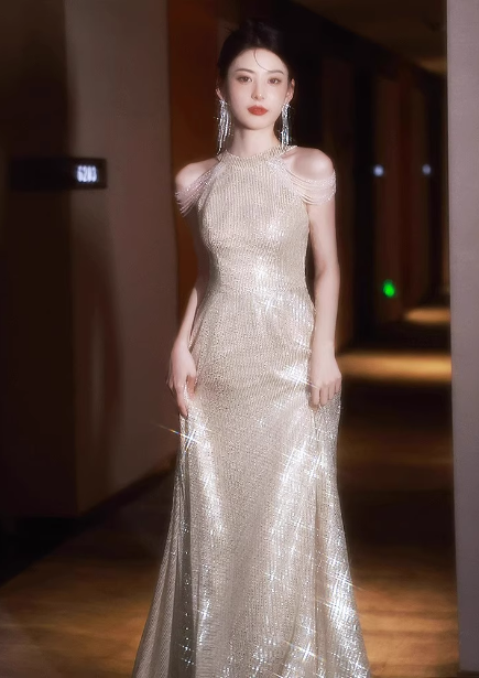Luxurious Champagne Gold Halter Cold Shoulder Sequined Long Prom Dresses Evening Dresses Main image