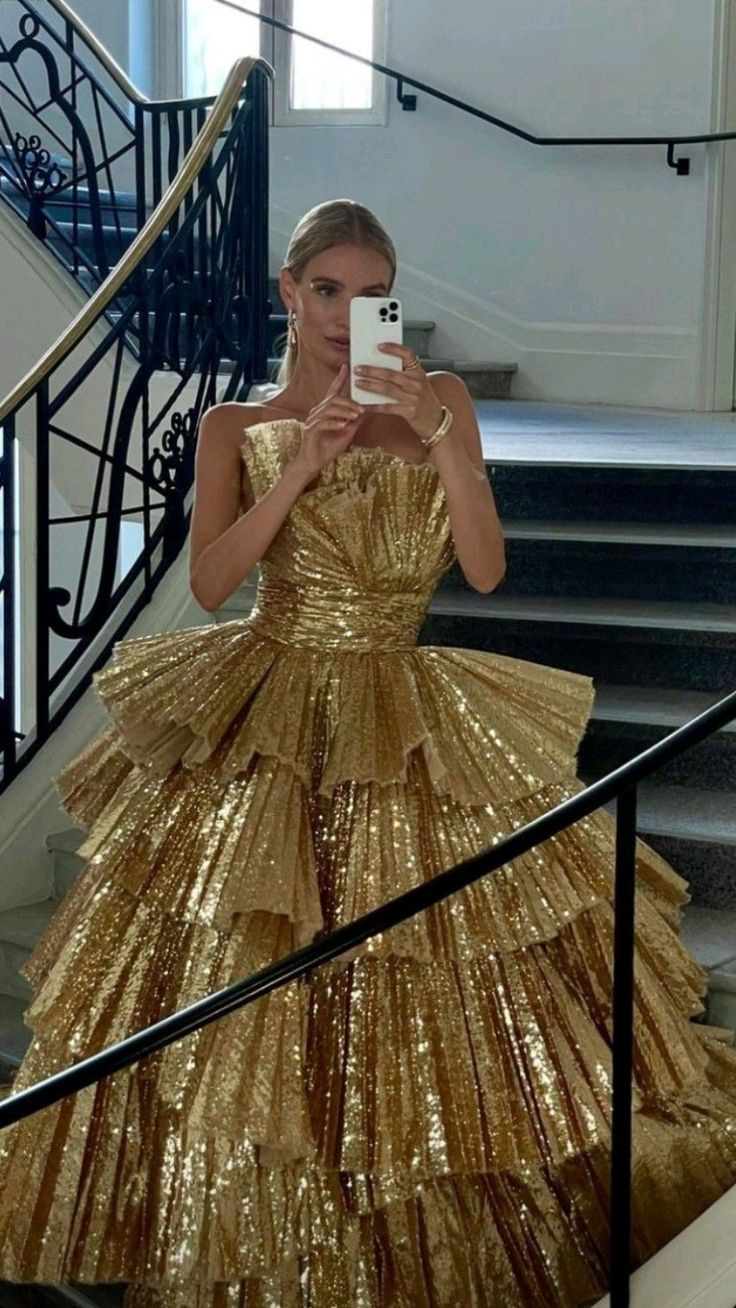 Luxurious Gold Strapless Pleated Irregular Neck Layered Prom Dress Ball Gowns Quinceanera Prom Dresses Main image
