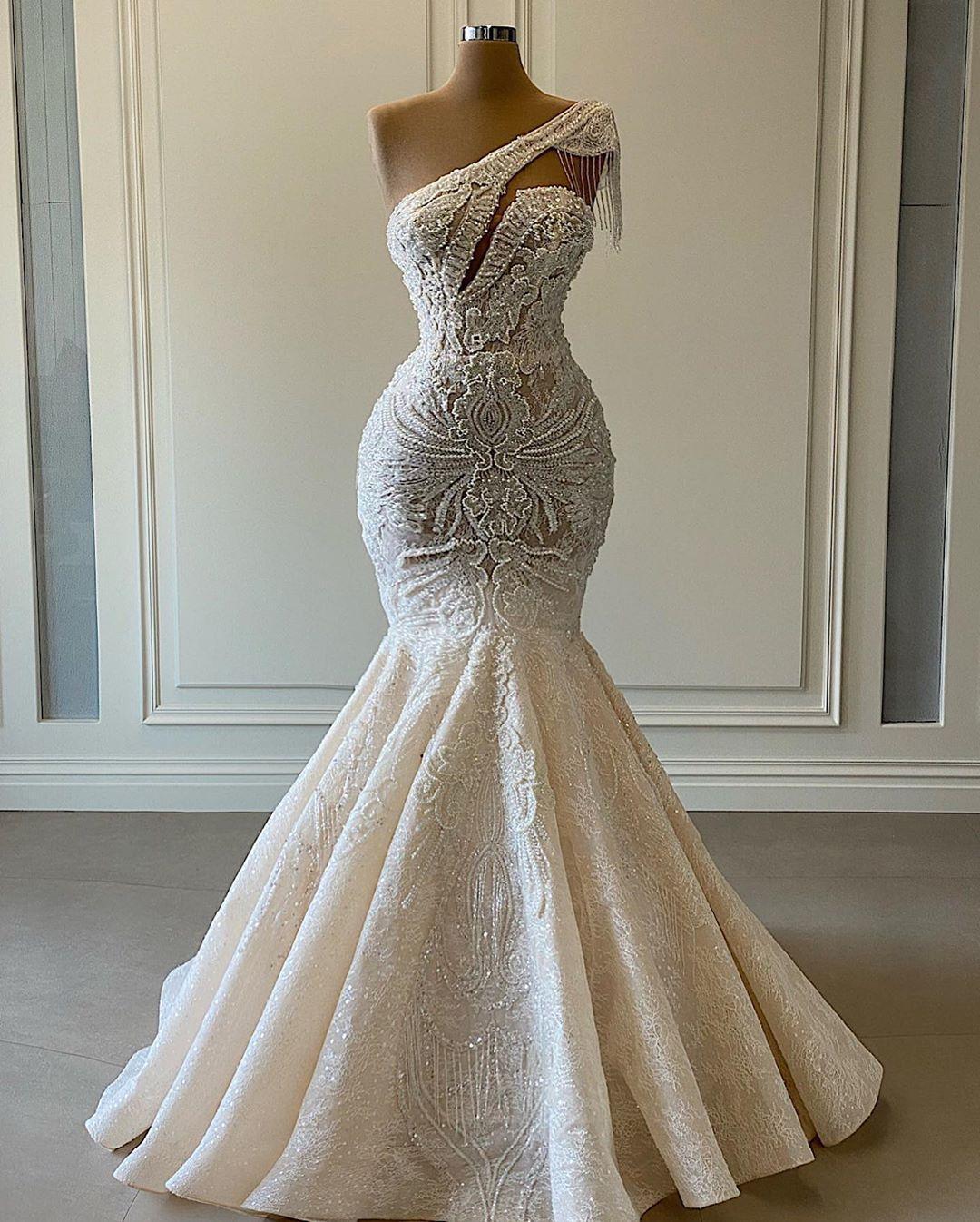 Luxurious Lace Beaded Wedding Dresses One Shoulder Mermaid Bridal Gown Crystal Beads Sequin Sweep Train Main image