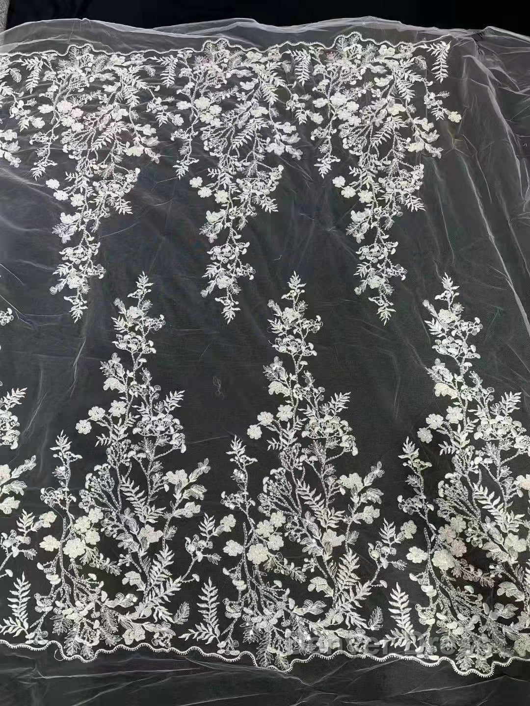 Luxurious Mermaid Lace Appliques Wedding Dresses Sheer Skirt