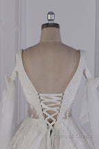 Luxury V Neck Beadings Wedding Dresses Tulle Sleeveless Sequined Bridal Gown