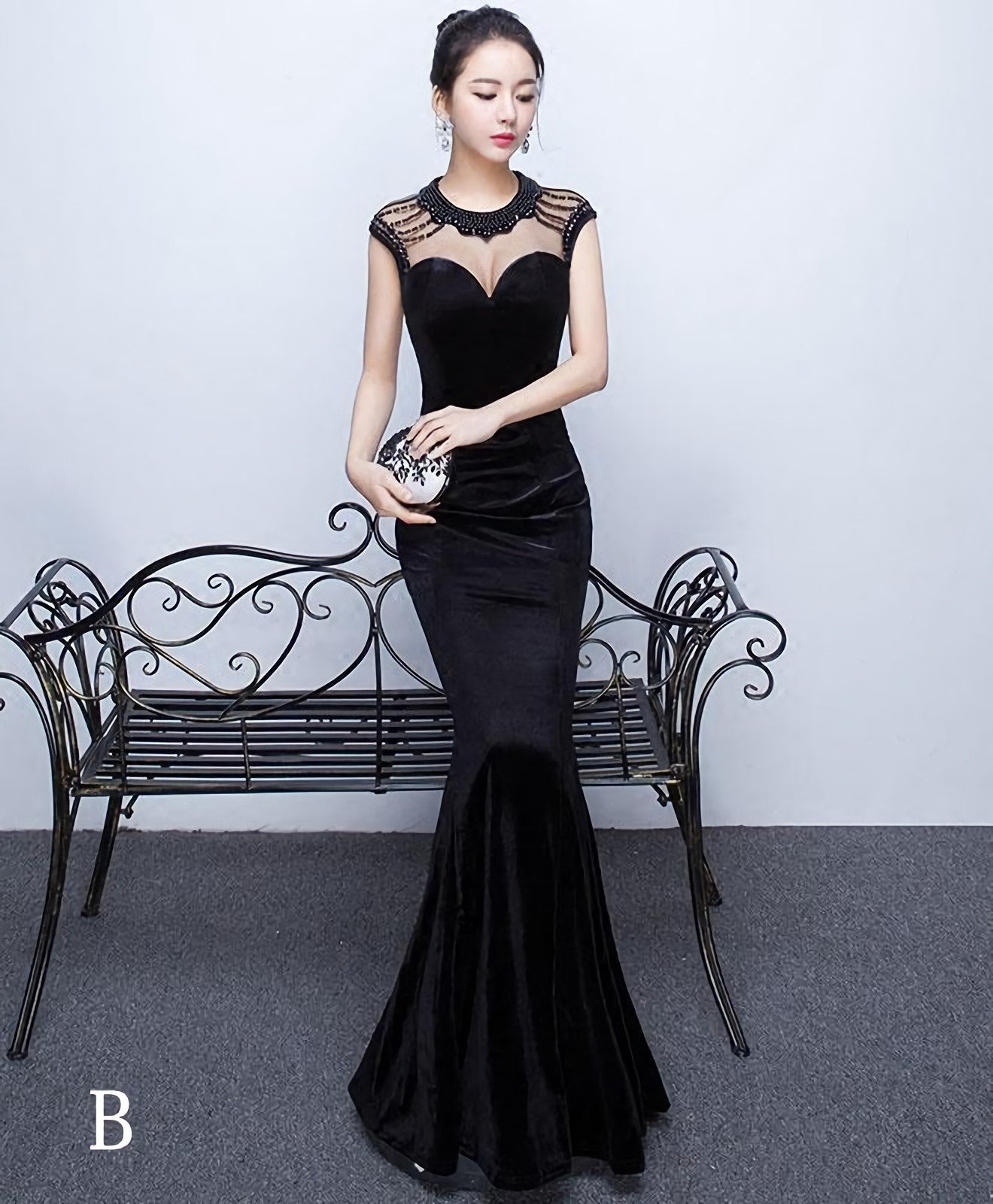 Mermaid Round Neck Velvet Long Prom Dress