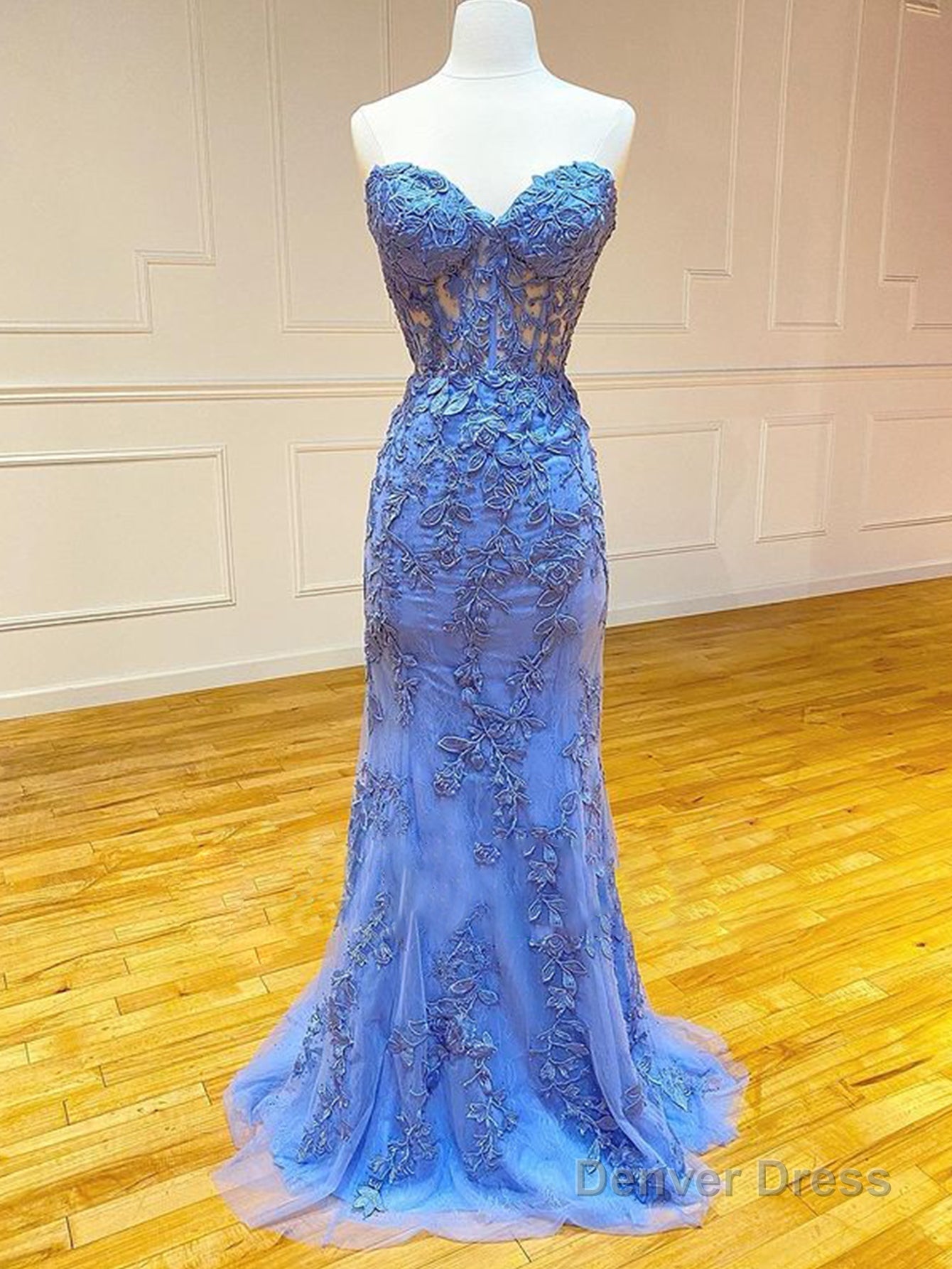Mermaid Strapless Lace Prom Dresses With Appliques
