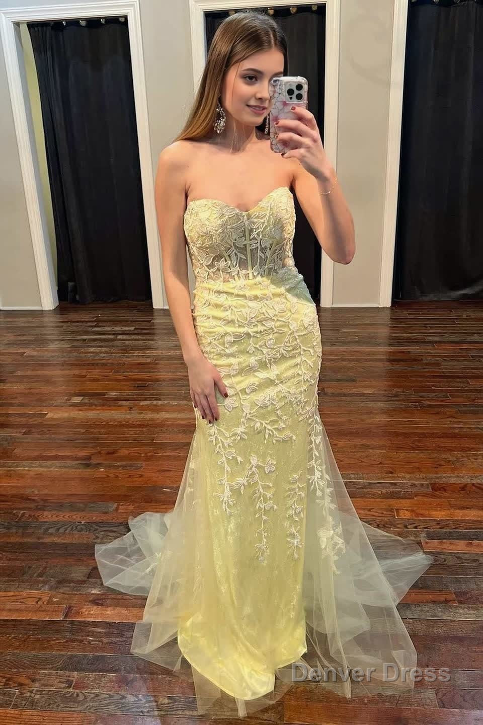 Mermaid Strapless Lace Prom Dresses With Appliques