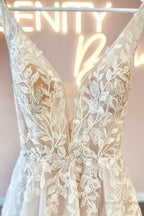 Modern Long V Neck Sleeveless Lace Wedding Dresses Online