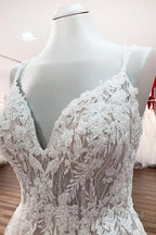 Modest Long Princess V-neck Tulle Spaghetti Straps Wedding Dresses with Lace
