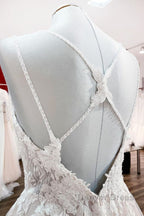 Modest Long Princess V Neck Tulle Spaghetti Straps Wedding Dresses with Lace