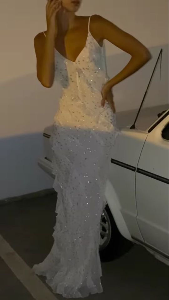 Modest V Neckline White Long Prom Dresses Prom Gowns Main image