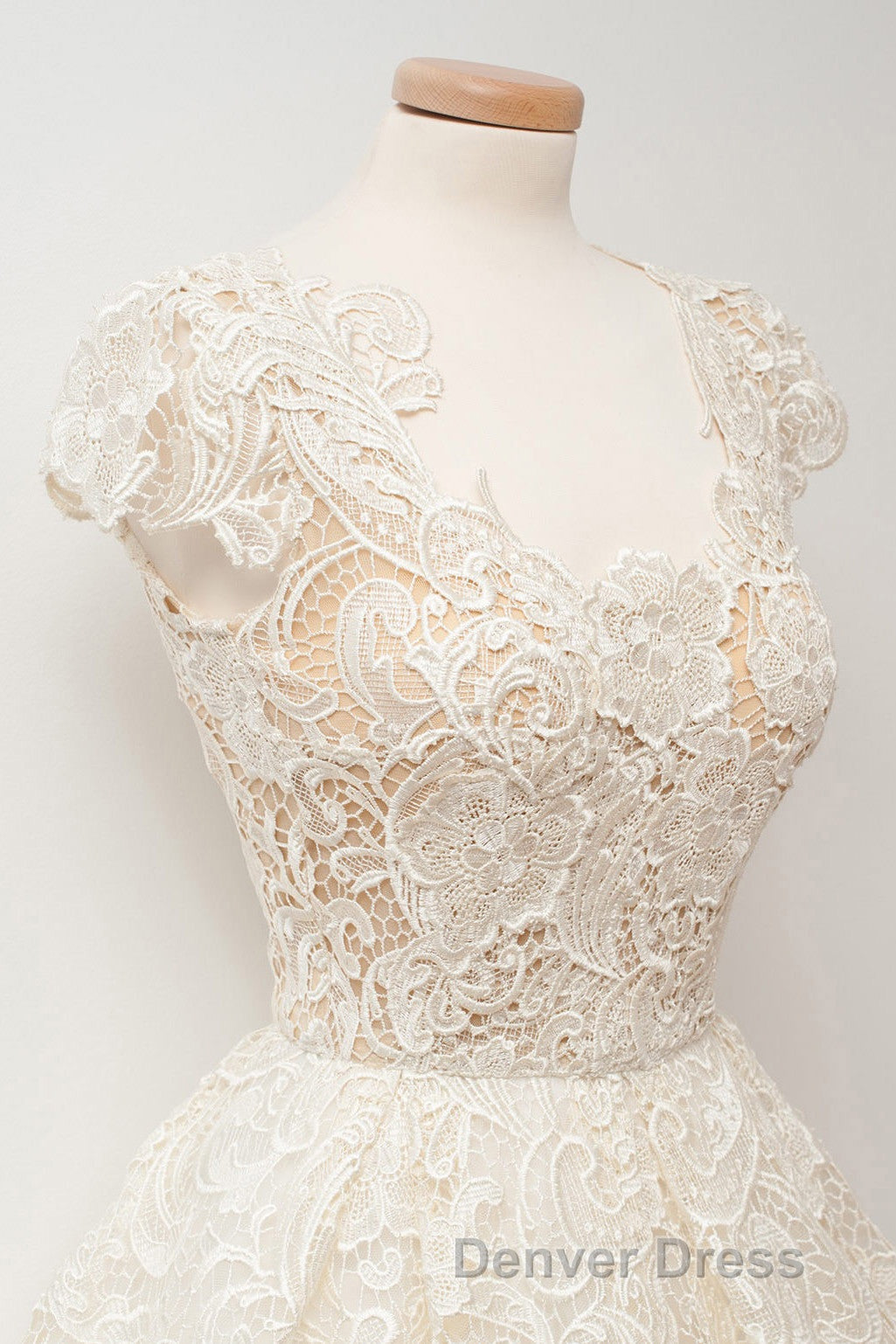 A Line Scoop Lace Short Prom Dress Cap Sleeves Homecoming Dresses
