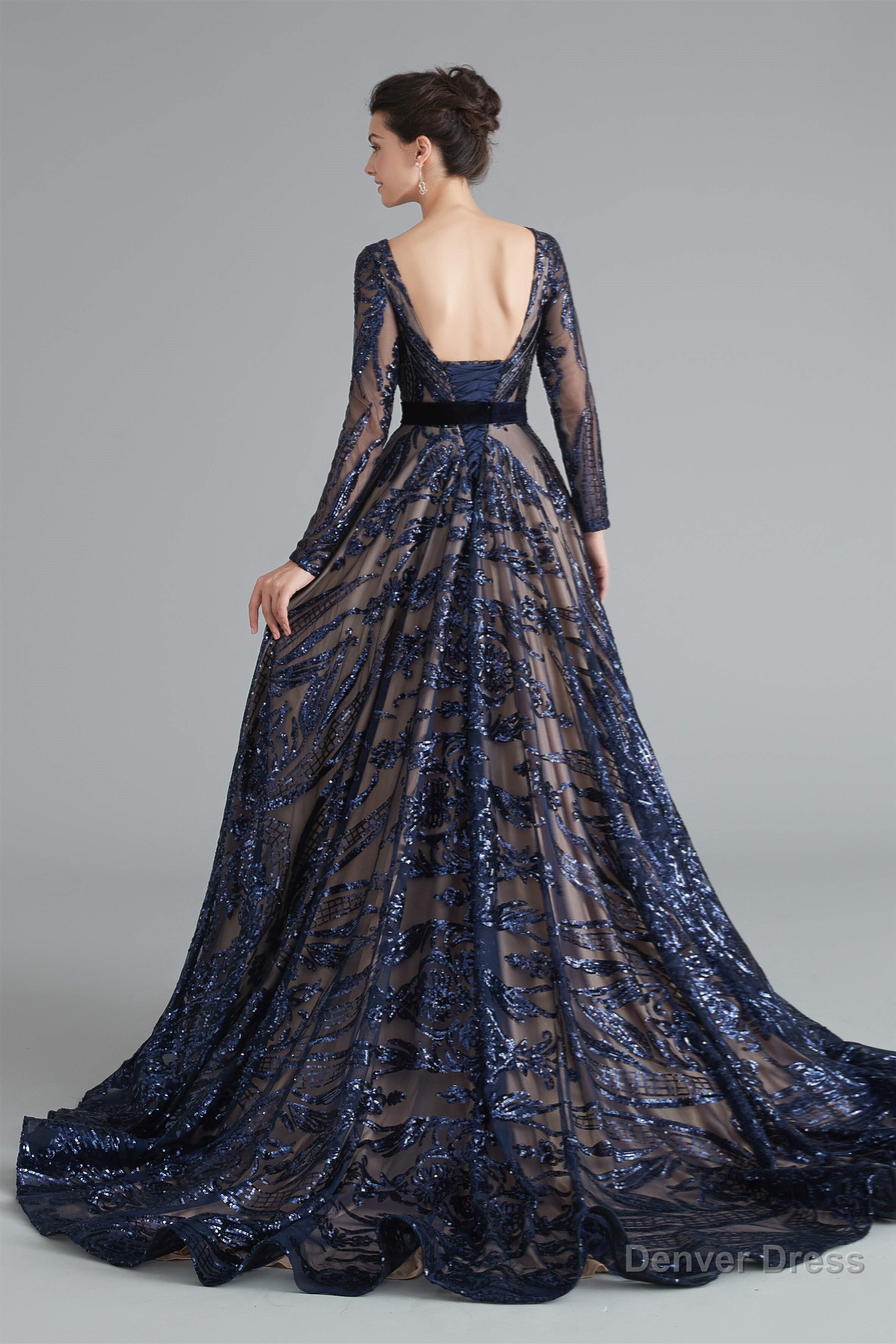 A Line Luxury Sequins Long Sleeve Backless Prom Dresses