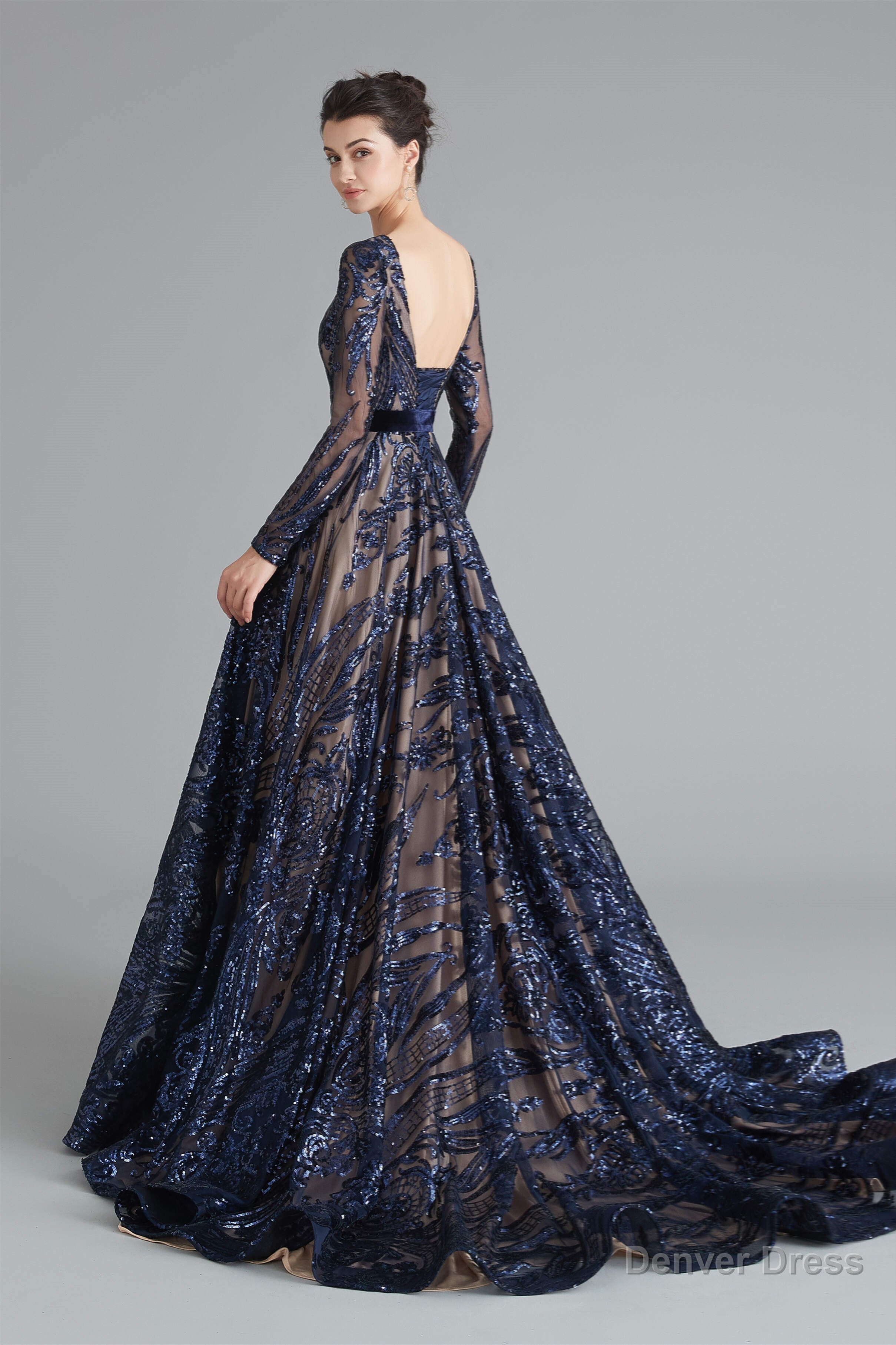 A Line Luxury Sequins Long Sleeve Backless Prom Dresses