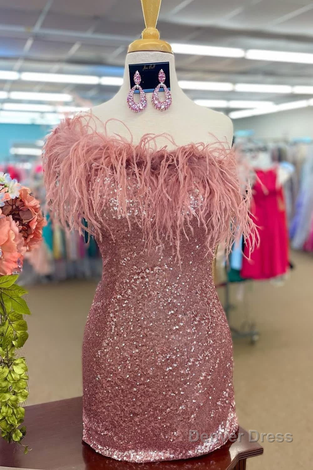 Pink Sparkly Tight Sequins Homecoming Dresses with Feathers Secondary image