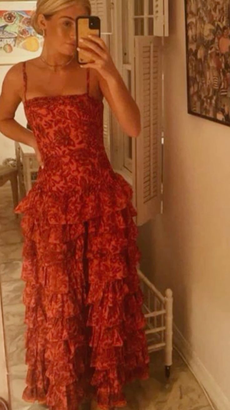 Popular Spaghetti Straps Floor Length Prom Dress New Fashion Tiered Prom Dresses Secondary image