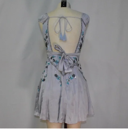 Pretty A Line V Neck Gray Chiffon Prom 8Th Grade Homecoming Dress Summer Middle School Hoco Dresses 18Th Birthday Outfits