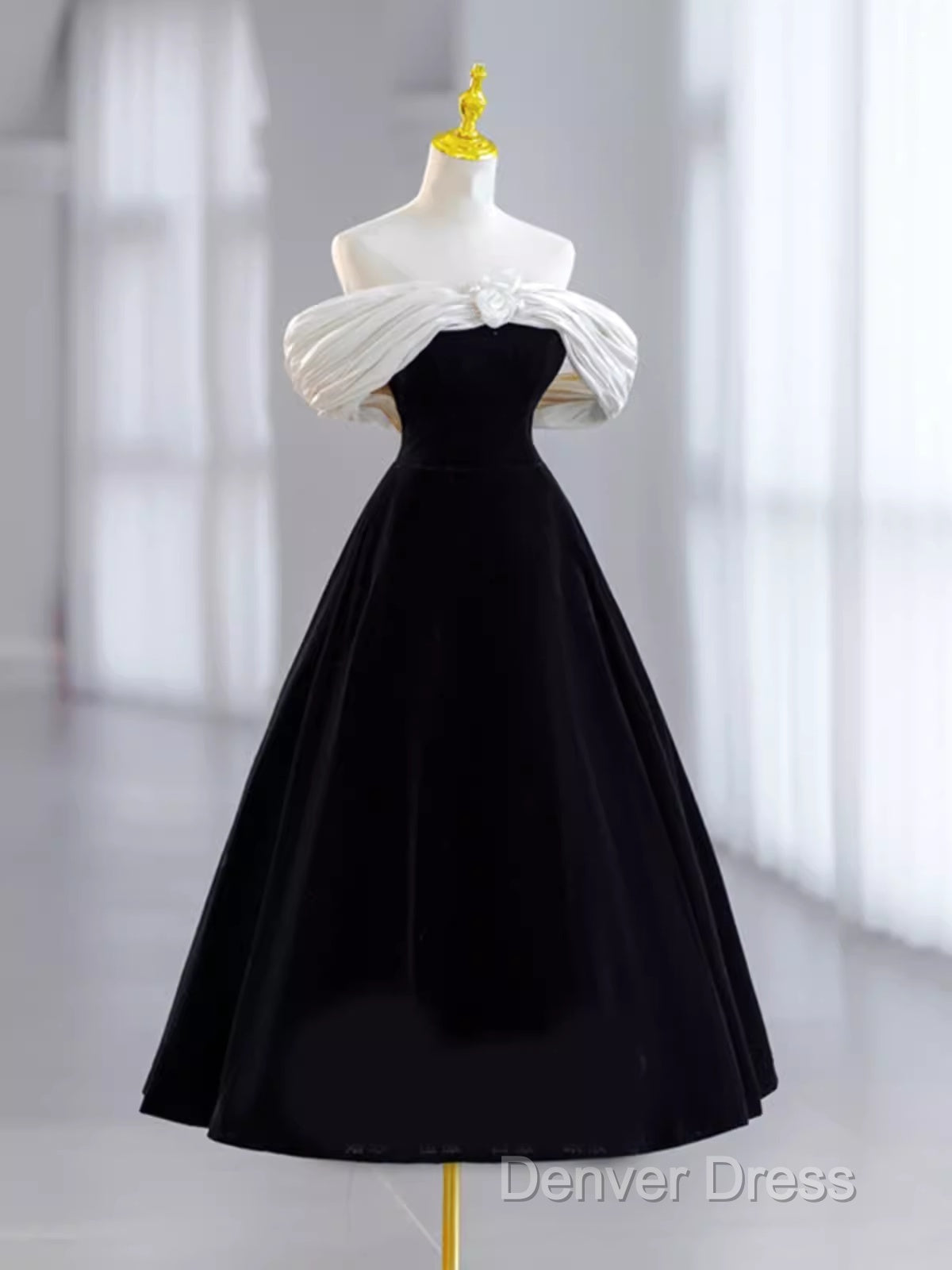 Pretty Ball Gown Off The Shoulder Black Velvet Evening Party Dresses Prom Dresses With Flower