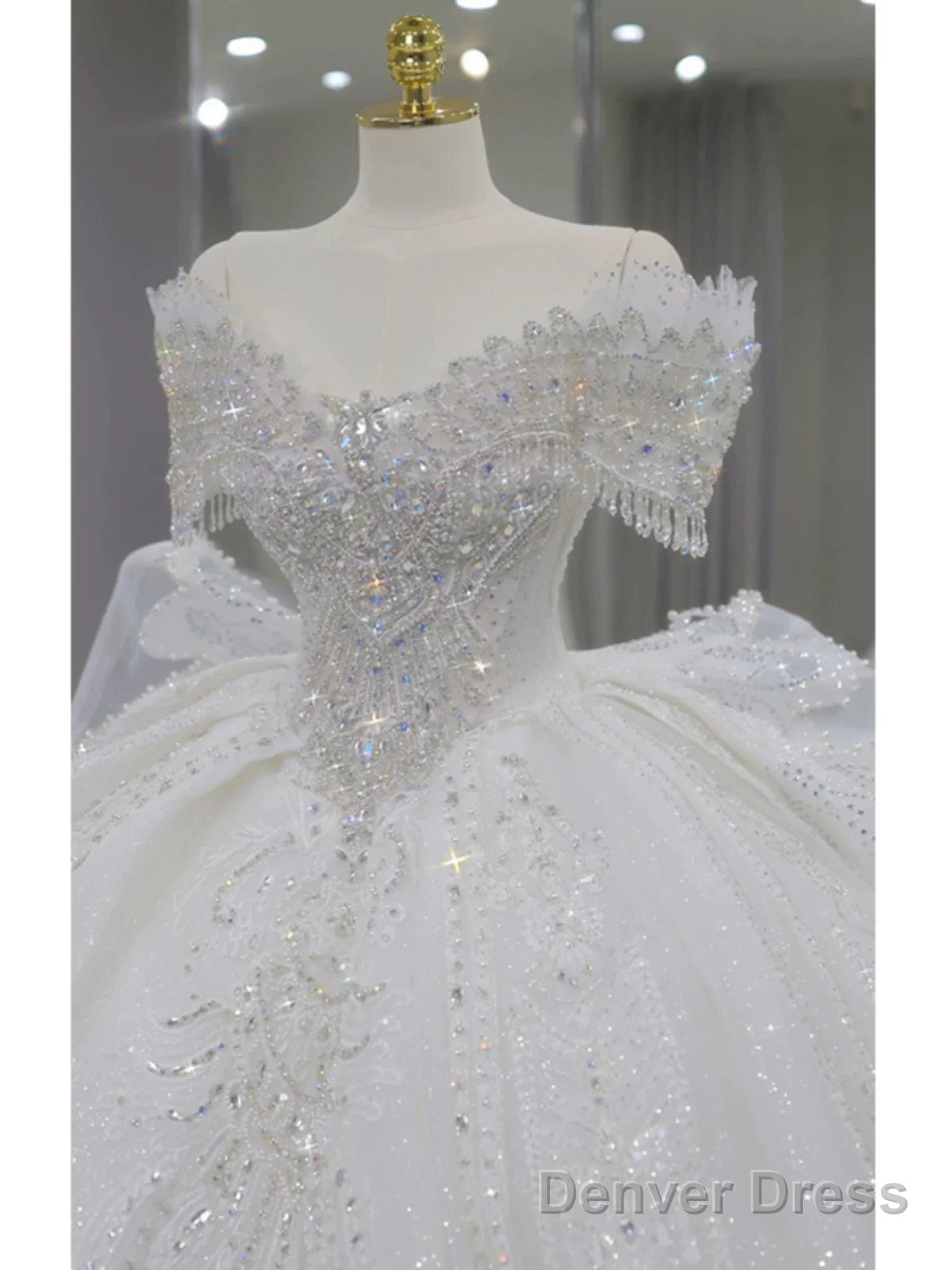 Pretty Ball Gown Off The Shoulder Short Sleeves Sequin White Wedding Dresses Brides Dress Secondary image