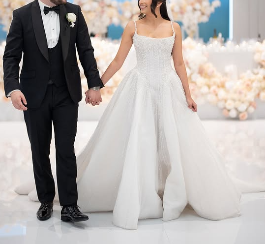Pretty Wedding Dress Ball Gowns Spaghetti Straps Sequin White Wedding Dresses Bridal Gown