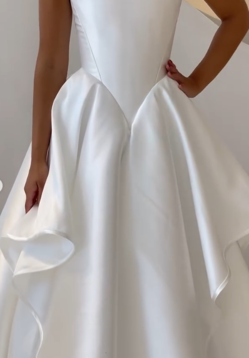 Pretty Wedding Dress Ball Gowns Strapless White Satin Long Wedding Dresses Bridal Gown Secondary image