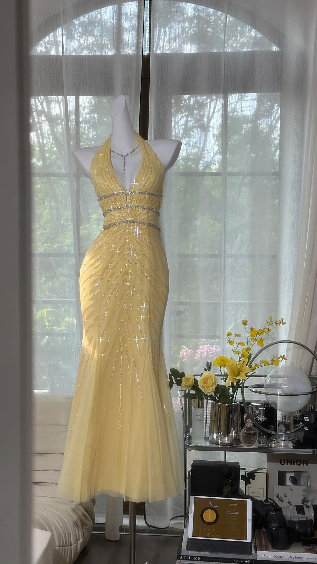 Pretty Yellow Sequin Halter Neck Backless Mermaid Prom Dresses