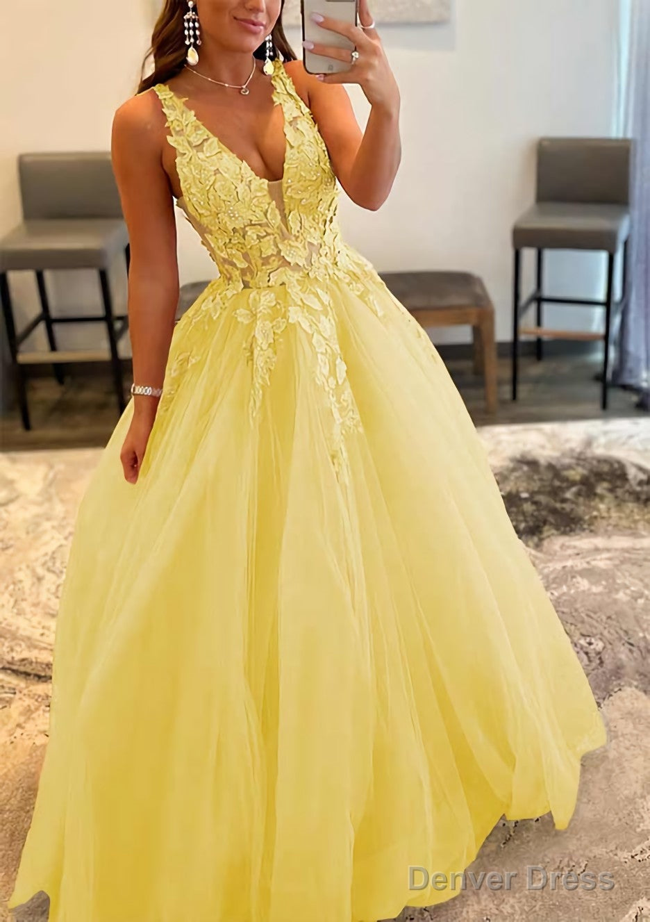 Princess A Line V Neck Sleeveless Sweep Train Tulle Prom Dresses With Appliqued Beading