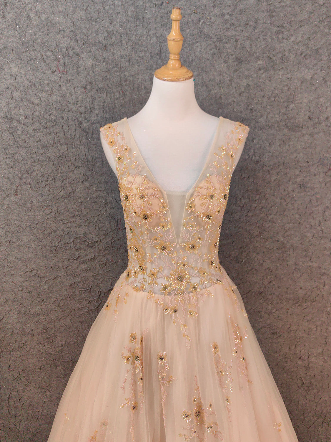 Princess Champagne A-Line V-Neck Sleeveless Sequin Beaded Tulle Long Prom Dresses Evening Dresses