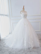 Princess Wedding Dresses Ball Gown Lace Flowers Applique Sleeveless Bridal Gown With Train