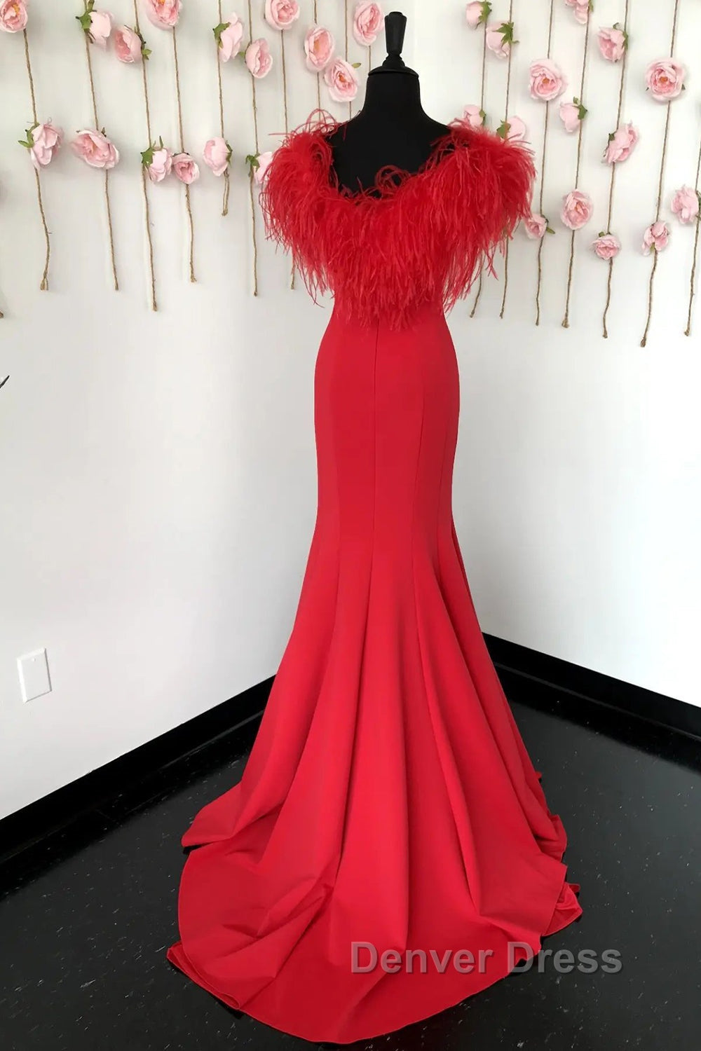 Red Prom Dresses Mermaid V Neck Long Party Evening Dresses with Feathers Secondary image