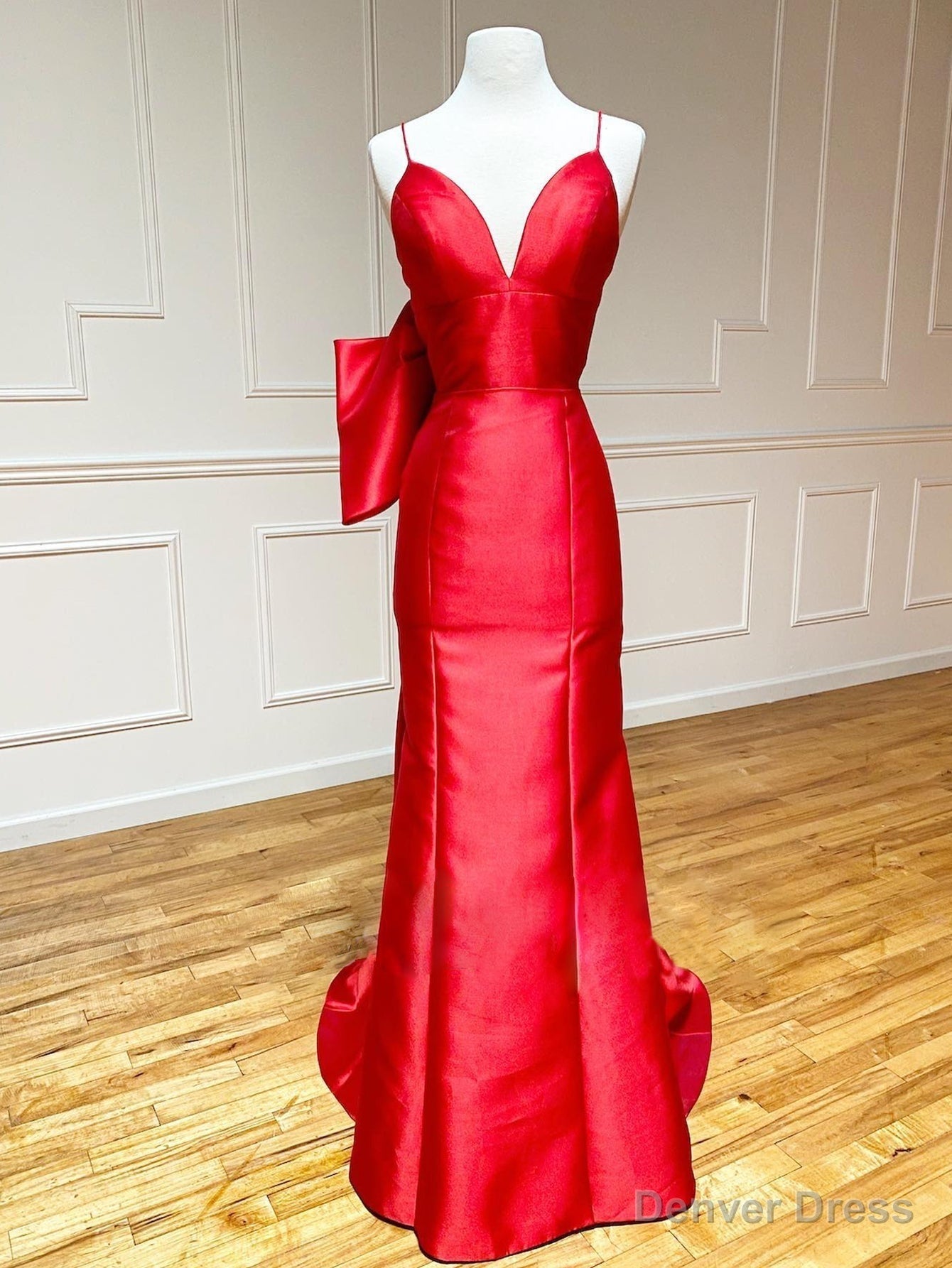 Red Satin Mermaid V Neck Long Prom Dress With Bow Tie Main image