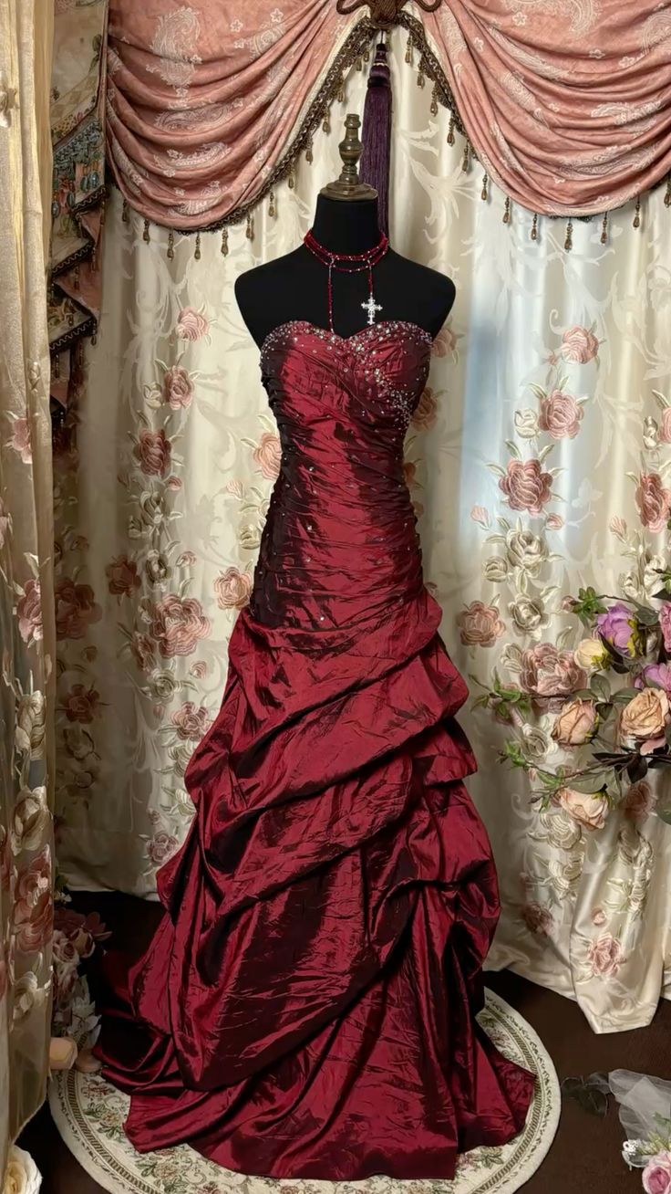 Red Tube Top Shiny Retro Elegant Long Layered Satin Ball Gowns Prom Dresses