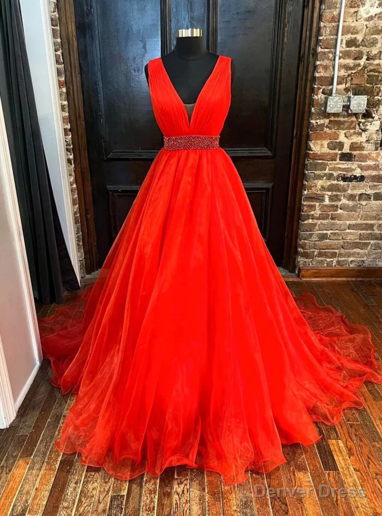Red Tulle V Neck Beading Prom Dresses Main image