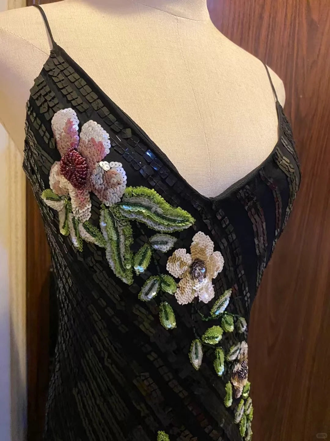 Retro Black Mermaid Deep V Halter Sequined Long Prom Dresses Evening Dresses