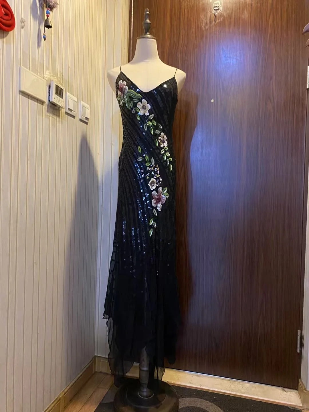 Retro Black Mermaid Deep V Halter Sequined Long Prom Dresses Evening Dresses