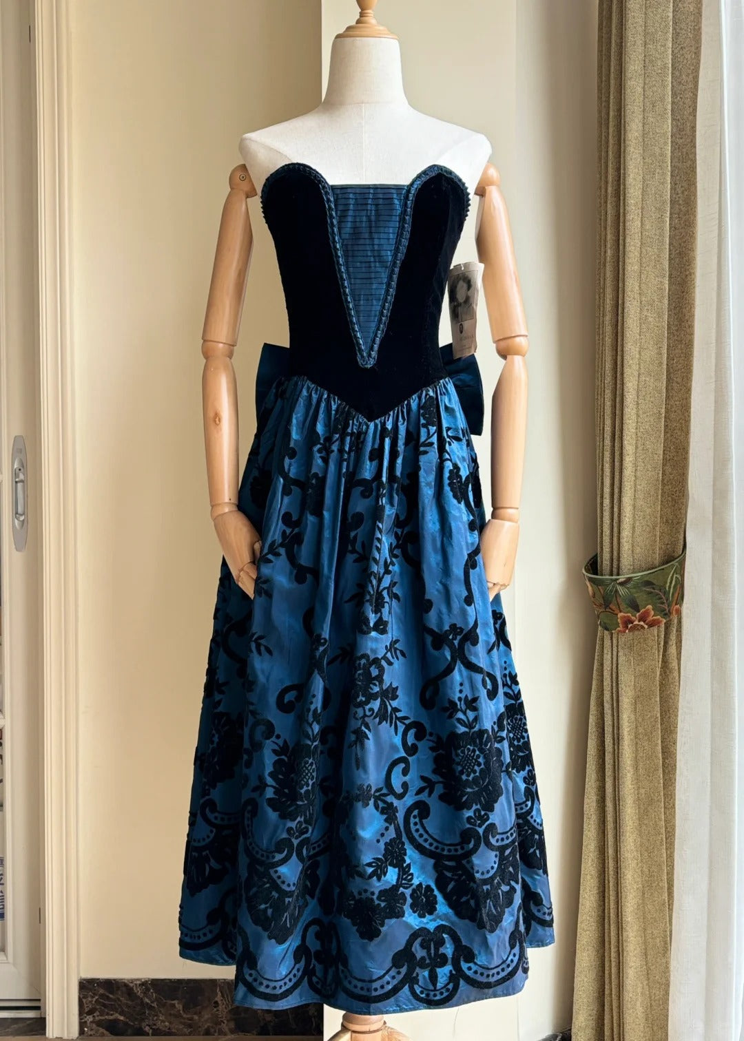 Retro Blue And Black A-Line Strapless Bow Jacquard Velvet Long Prom Dresses Evening Dresses
