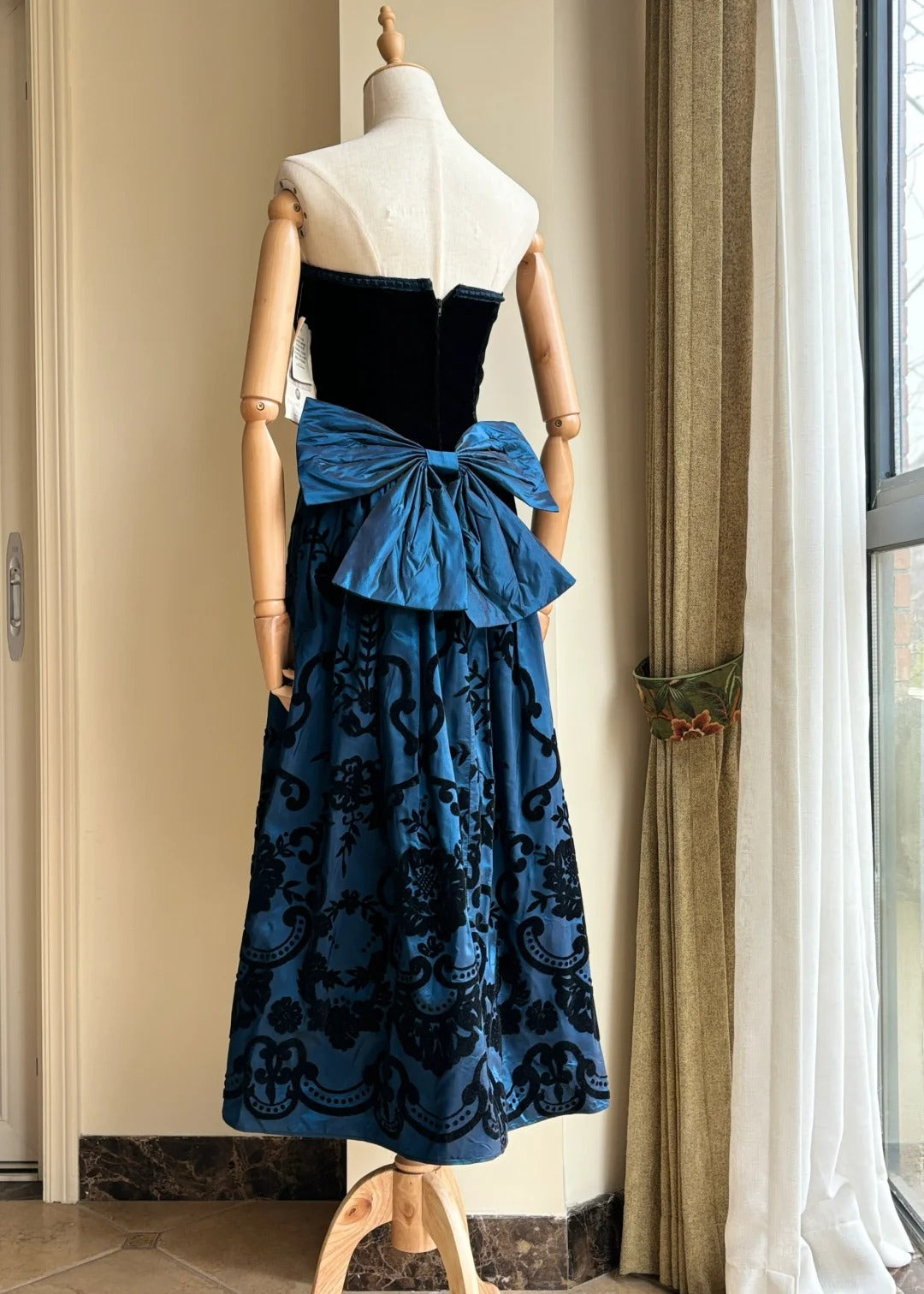 Retro Blue And Black A-Line Strapless Bow Jacquard Velvet Long Prom Dresses Evening Dresses