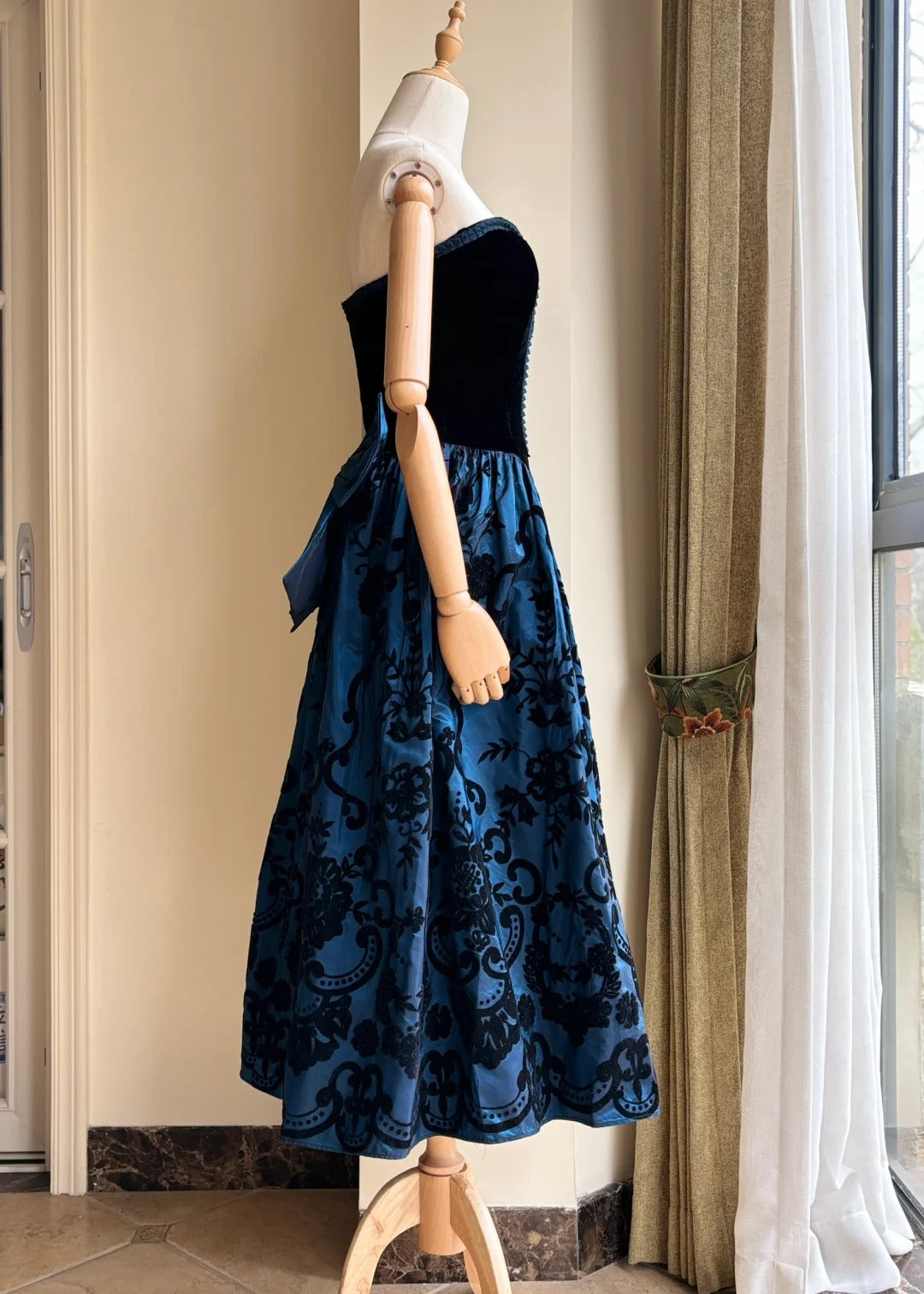 Retro Blue And Black A-Line Strapless Bow Jacquard Velvet Long Prom Dresses Evening Dresses