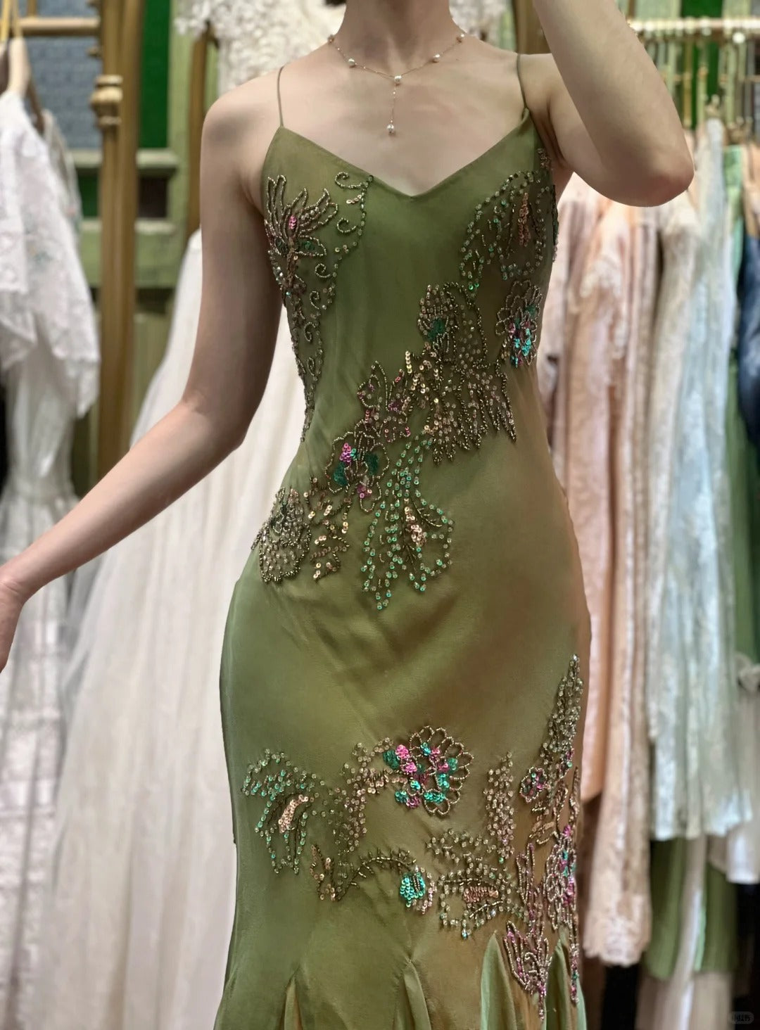 Retro Elegant Olive Green Deep V Backless Cross-Beaded Chiffon Long Prom Dresses Evening Dresses