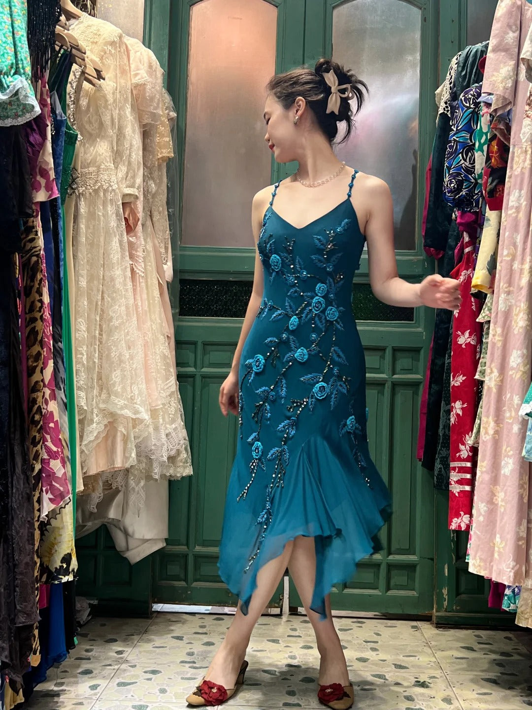 Retro Elegant Peacock Blue Irregular Deep V Halter Embroidered Chiffon Prom Dresses Evening Dresses