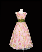 Retro Pink Floral Print A-Line Round Neck Bow Waist-Cinching Long Prom Dresses