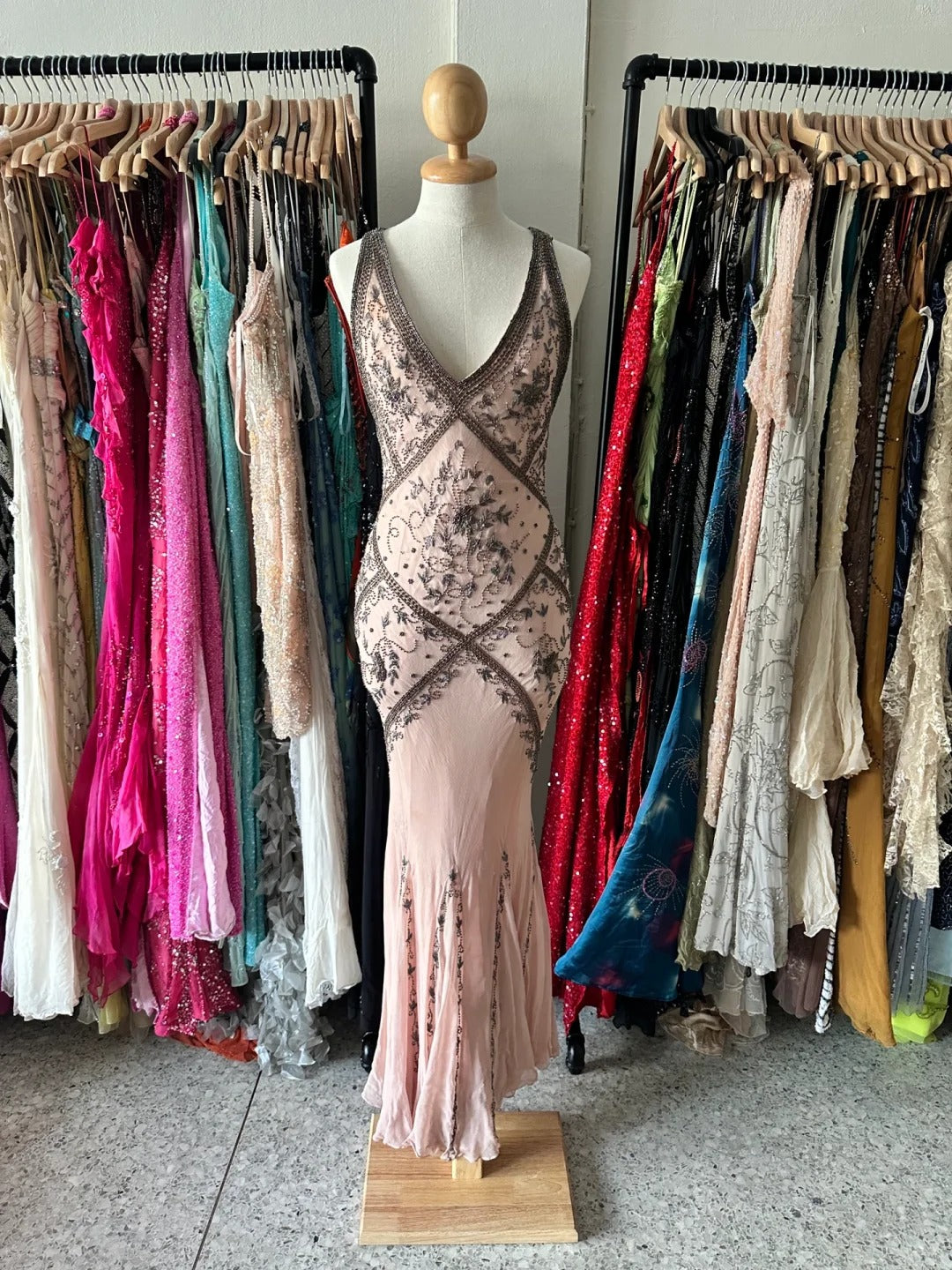 Retro Pink Mermaid Backless V-Neck Beaded Chiffon Long Prom Dresses Evening Dresses