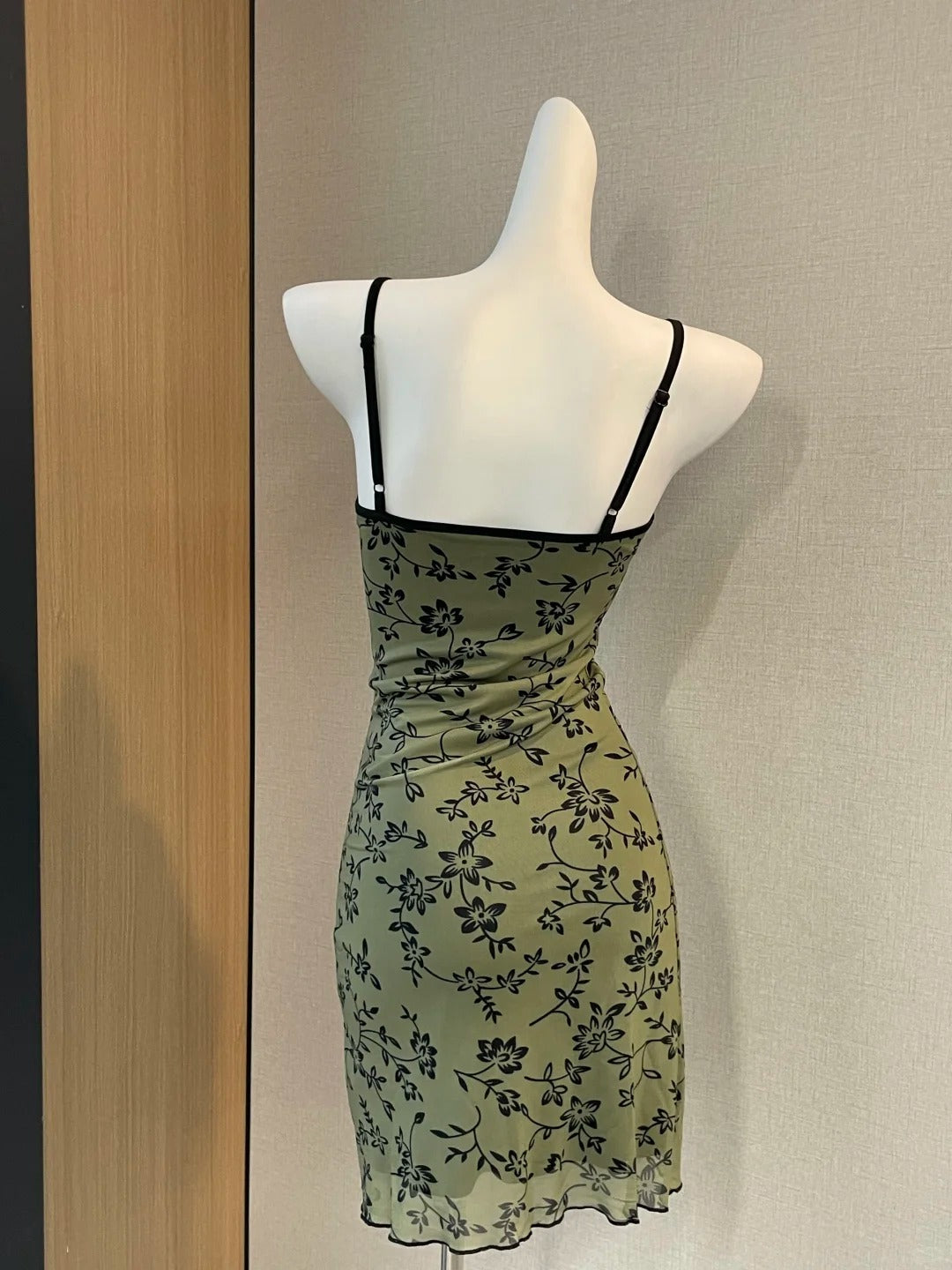Retro Suspenders Green Floral Mesh Slim Fit 17Th Birthday Homecoming Dresses Secondary image