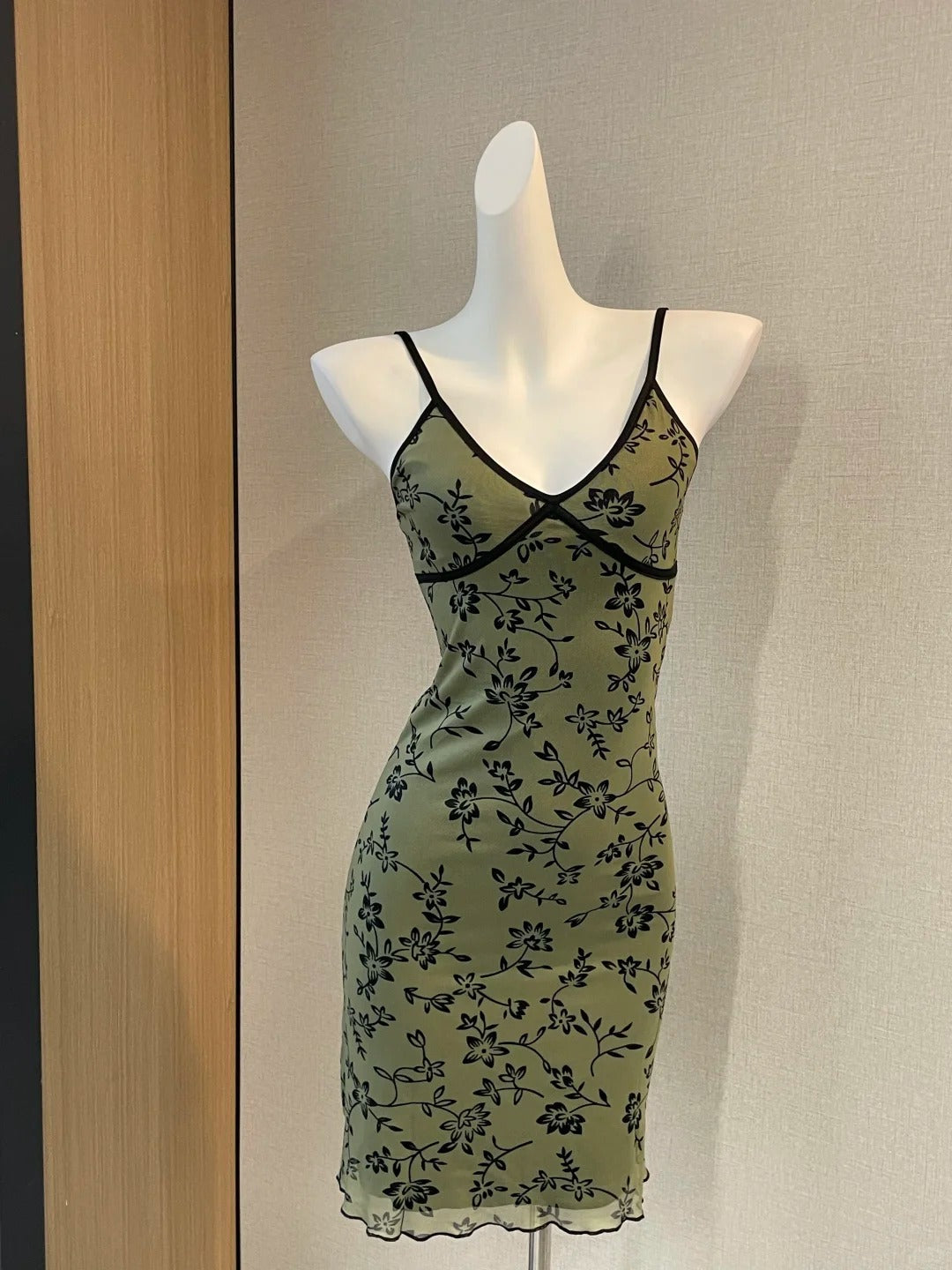 Retro Suspenders Green Floral Mesh Slim Fit 17Th Birthday Homecoming Dresses Main image