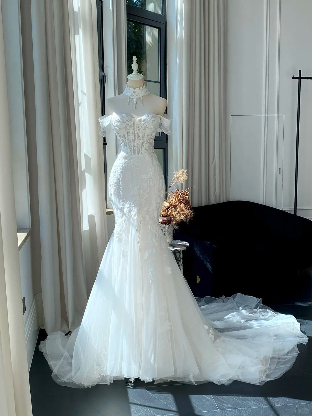 Retro White Mermaid Off-The-Shoulder Herringbone Lace Tulle Wedding Dresses With Train