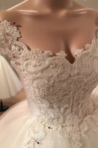 Romantic Lace Pearl Beaded Sweetheart Wedding Dresses Ball Gowns