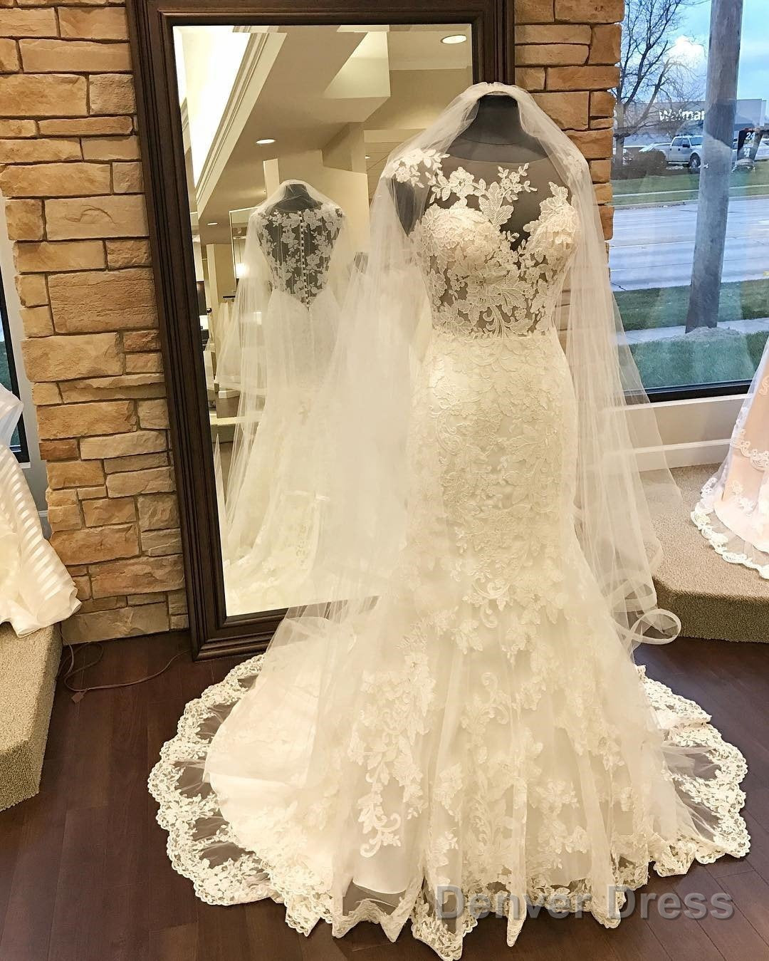 Romantic Lace Wedding Dresses Mermaid Bridal Gown Main image