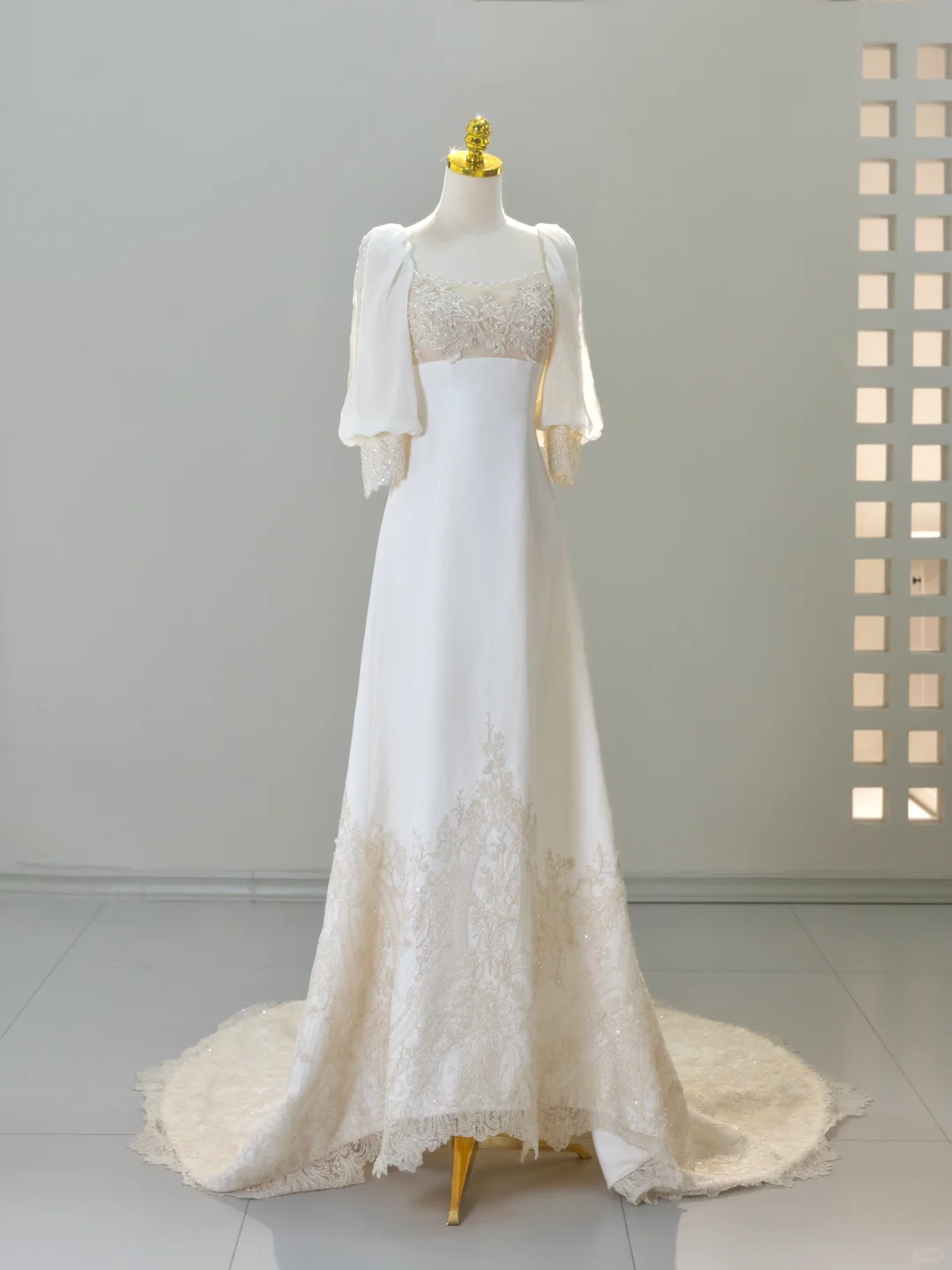Romantic Wedding Gowns Bridal Dress A Line Square Neck Satin Wedding Dress Ivory Wedding Dresses Modest Wedding Gown Main image
